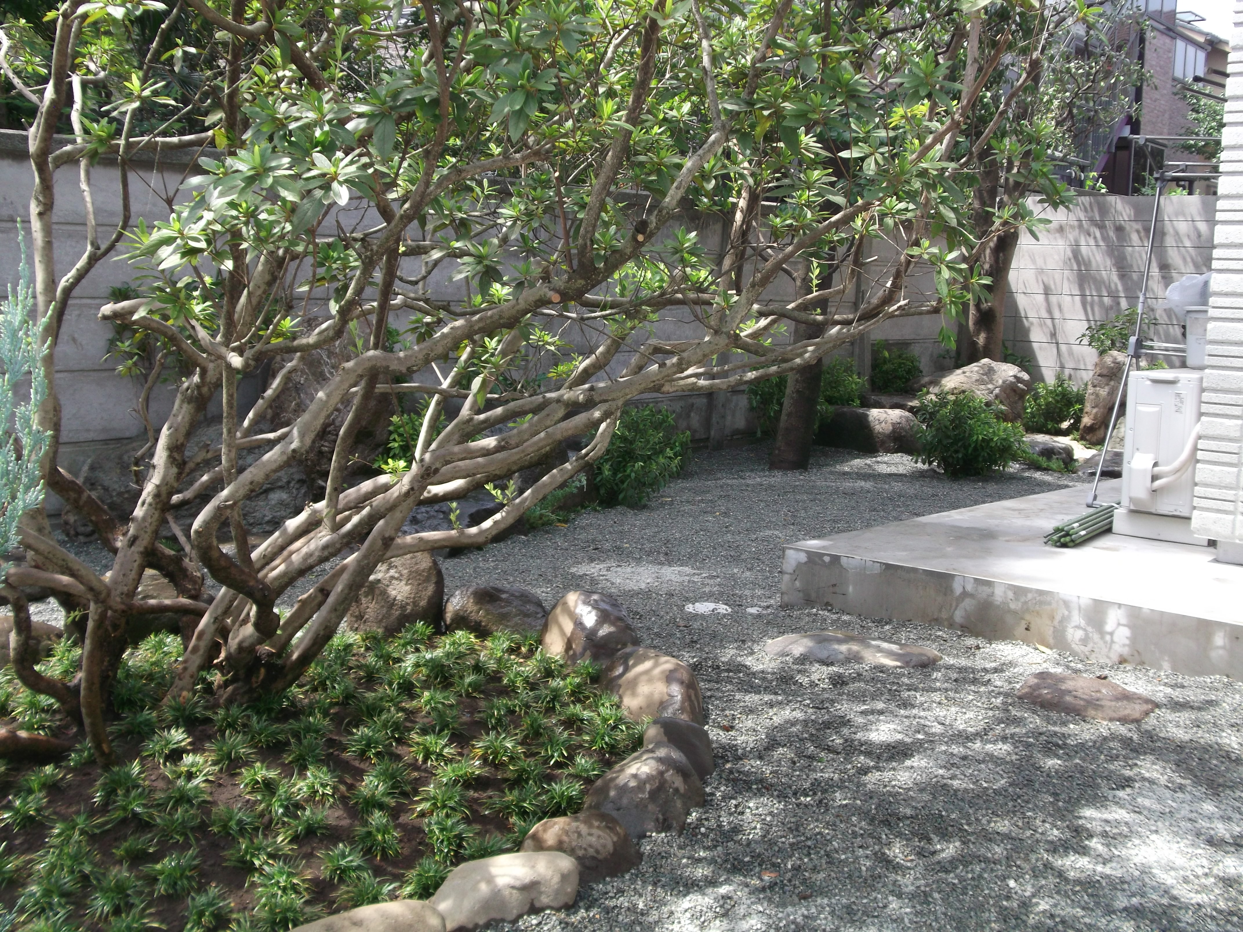 和風のお庭 石の据え付け 砂利敷き たかはし庭園 川崎市多摩区の造園専門店
